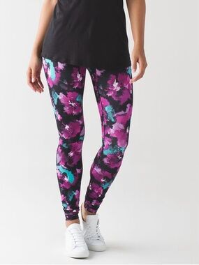 Lululemon Wunder Under leggings Midnight Bloom Black Deep Fuchsia Size 10 Lux